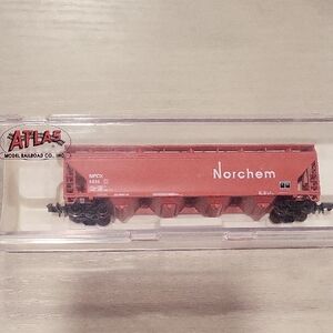 Atlas N Scale Norchem ACF 4 Bay Centerflow Hopper